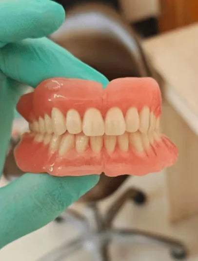 Full Denture Set and Temporary False Teeth Veneers for a Confident Daily Smile